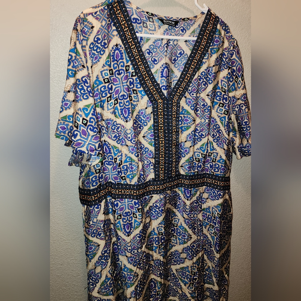 BloomChic Blue and White Geometric Midi Dress - Picture 2 of 5
